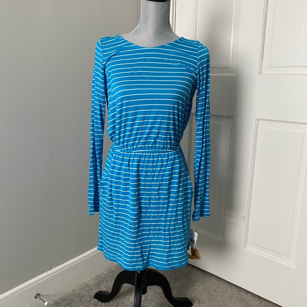 NWT Lightweight Dress w/Long Sleeves and Open Back, Size Medium